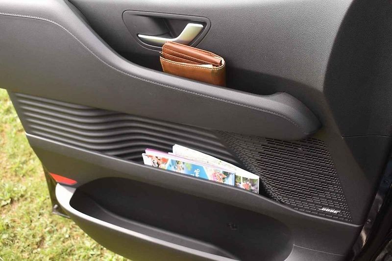 Auto se hodí k pohodlnému cestování nejen po českých luzích a hájích