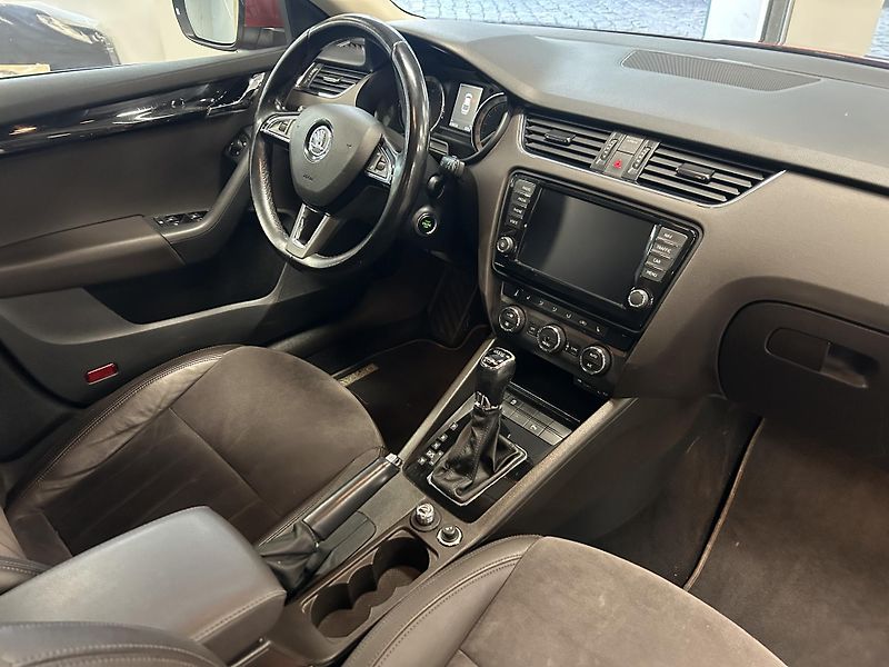 Škoda Octavia (2016) 2.0TDi L&K DSG Bi-X ACC Canton - fotka 34 z 34