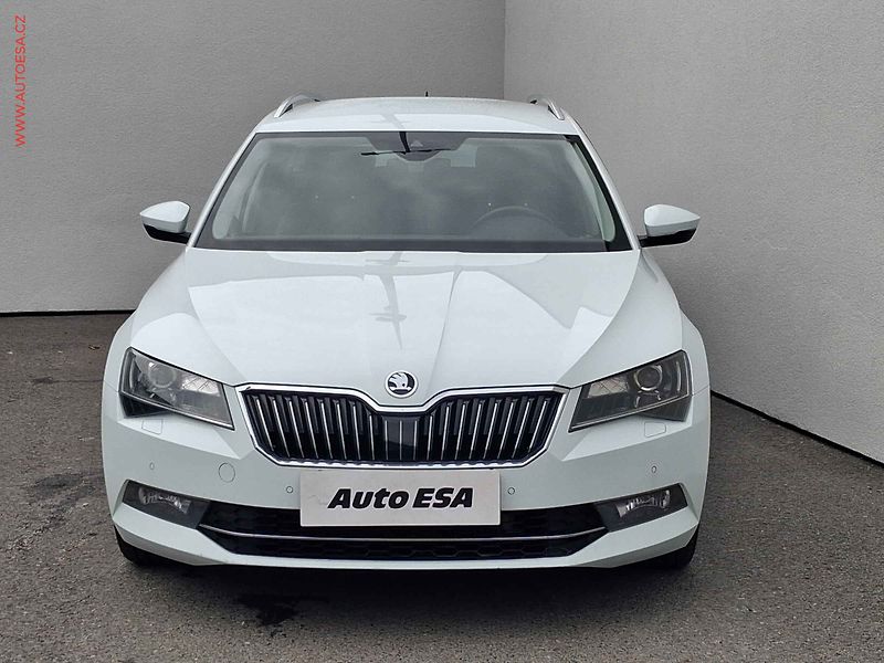 Škoda Superb (2017) 2.0TDi, DSG, bixen, kůže - fotka 2 z 21