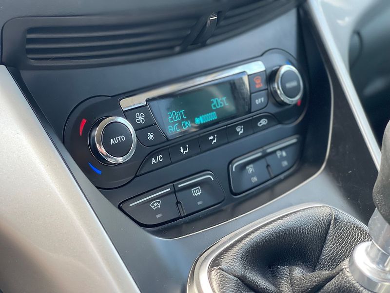 Ford C-MAX 1.6CDTi 85kW*ZADÁNO* - fotka 30 z 38