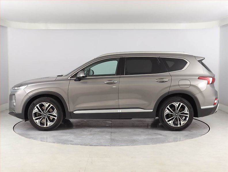Hyundai Santa Fe (2019) 2.2 CRDi - fotka 3 z 23