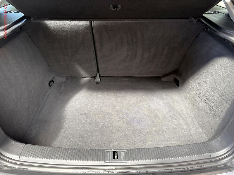 Audi A3 (2004) 1.6i, autoAC - fotka 7 z 13