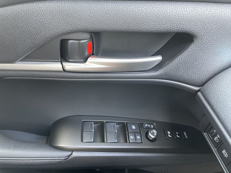 Toyota Camry 2.5 Hybrid Executive - fotka 22 z 29