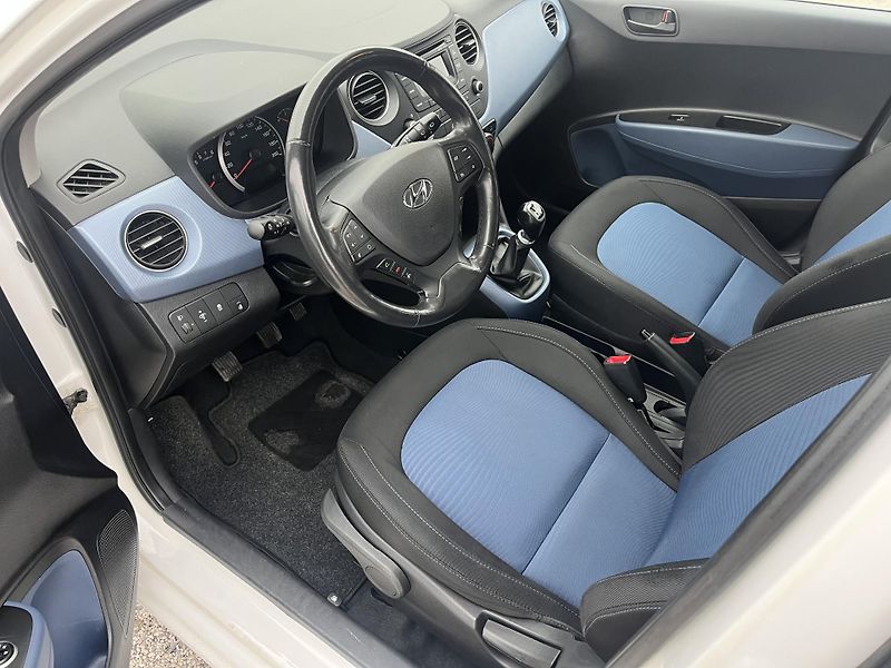 Hyundai i10 (2015) 1.0i 49kw, REZERVACE - fotka 13 z 28