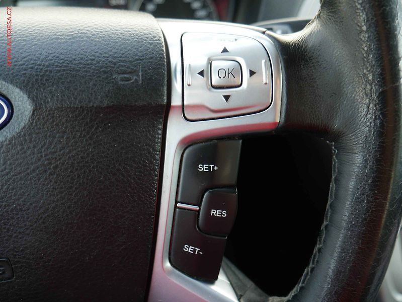 Ford Mondeo (2010) 2.0TDCi - fotka 15 z 21