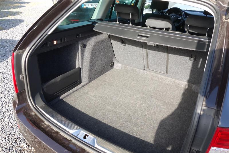 Škoda Superb 2,0 TDi 103KW,ČR,ACTIVE,4x4. - fotka 16 z 35