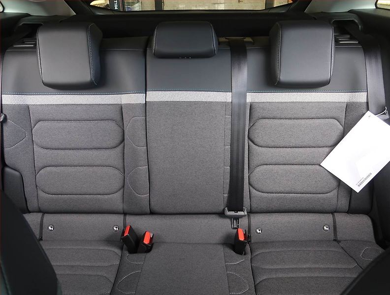 Citroën C4 (2023) Feel 1.2 PureTech, Automat - fotka 10 z 18