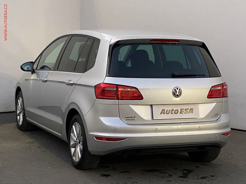 Volkswagen Golf Sportsvan (2015) 1.2 TSi, Lounge, AT - fotka 6 z 17