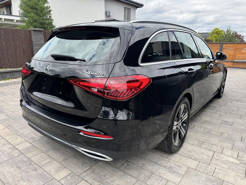 Mercedes-Benz Třídy C (2023) C 220d 4MATIC AVANTGARDE Tažné - fotka 4 z 25
