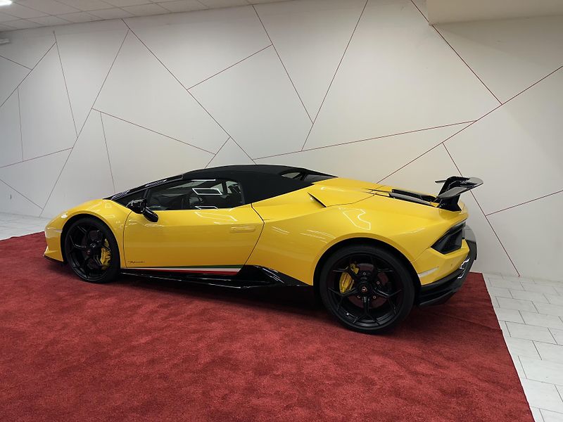 Lamborghini Huracán (2019) Performante Spyder*TOP SPEC - fotka 6 z 15