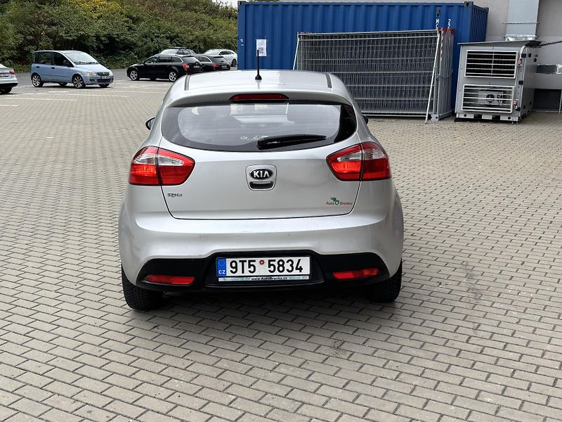 Kia Rio (2015) 1.2i 63kw  - fotka 4 z 18