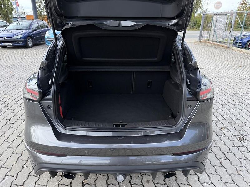 Ford Focus RS 2.3i 257 kW 4x4 odp. DPH - fotka 9 z 23