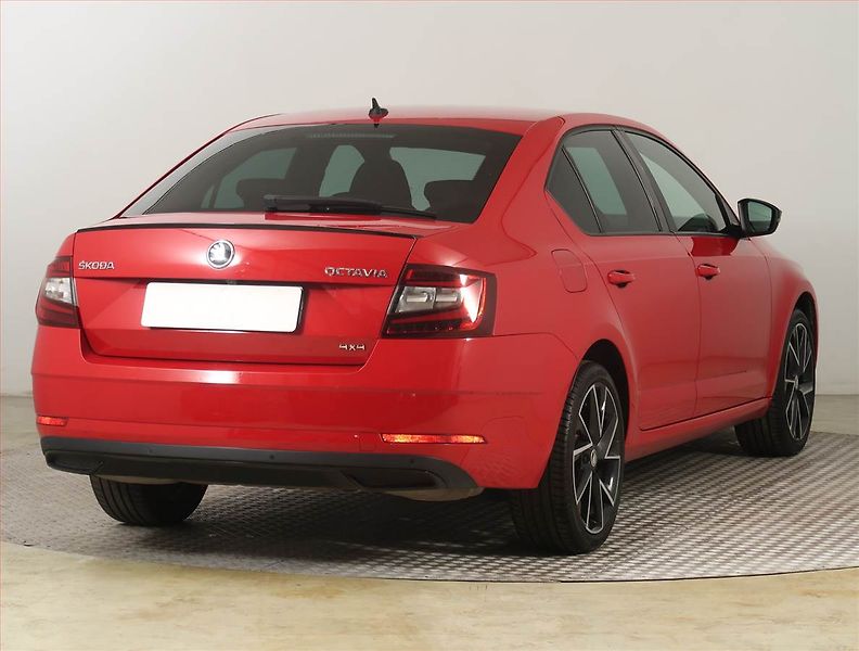 Škoda Octavia (2019) Style Plus 2.0 TSI - fotka 5 z 23