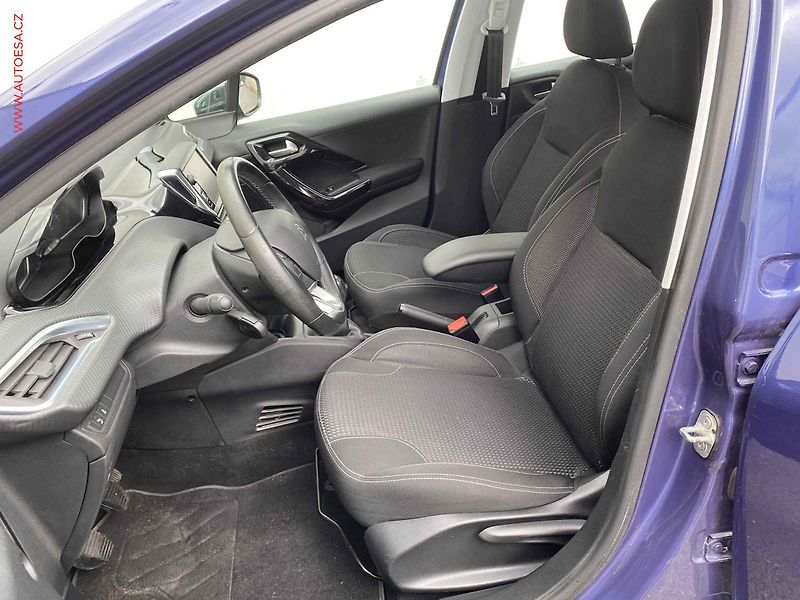 Peugeot 208 (2017) 1.2 PT, Allure, navi - fotka 9 z 15