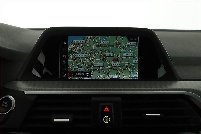 BMW X3 (2018) xDrive20d - fotka 12 z 16