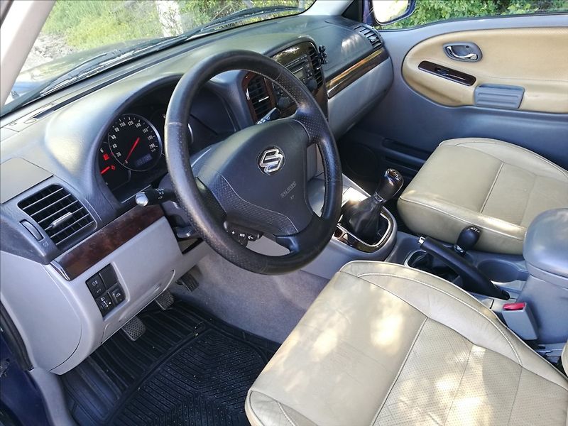 Suzuki Grand Vitara 2,0 TD XL-7 - fotka 5 z 15