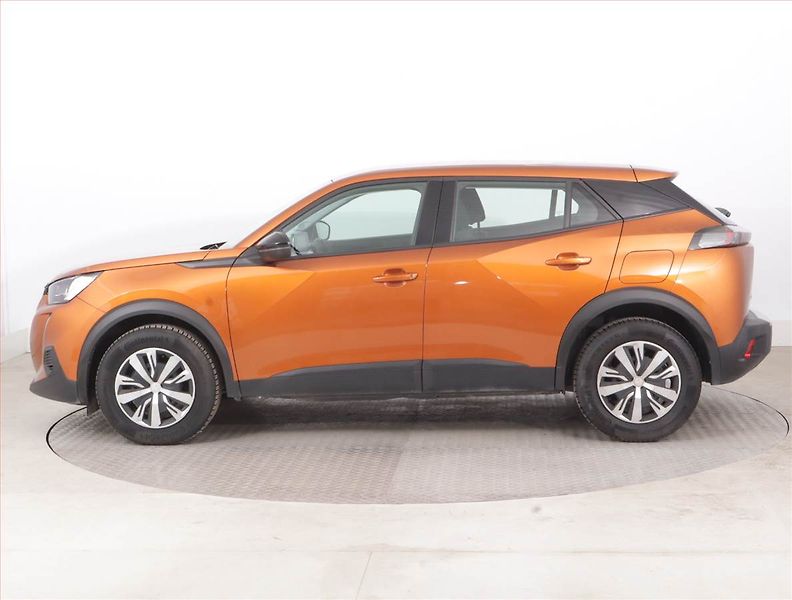 Peugeot 2008 (2022) Active 1.2 PureTech - fotka 3 z 15