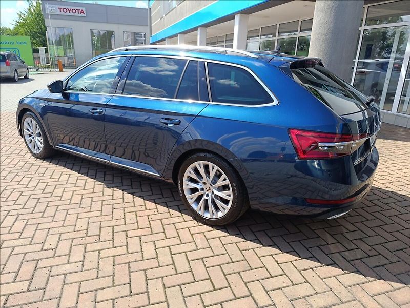 Škoda Superb 2,0 TDi, DSG Laurin & Klement - fotka 7 z 25