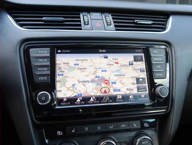 Škoda Octavia (2015) 2.0 TDI, 4X4, Automat, Kůže - fotka 16 z 26