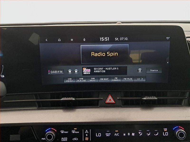 Kia Sportage (2022) 1.6 T-GDI MHEV - fotka 12 z 23