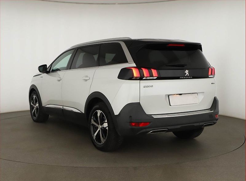 Peugeot 5008 (2019) PureTech 180 - fotka 4 z 21