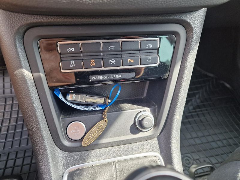 Volkswagen Sharan 2,0TDI CUP 7MÍST KAMERA TAŽNÉ  - fotka 16 z 20
