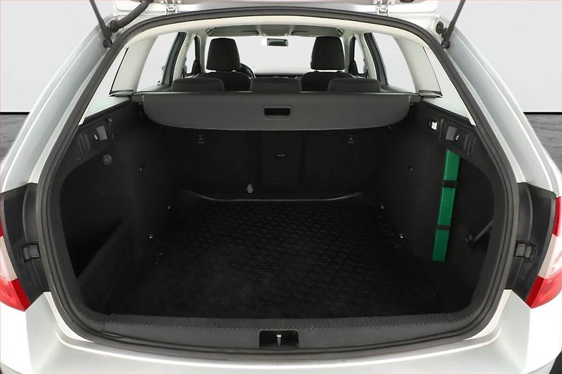 Škoda Octavia (2019) 1.6 TDI, Tempomat - fotka 11 z 16