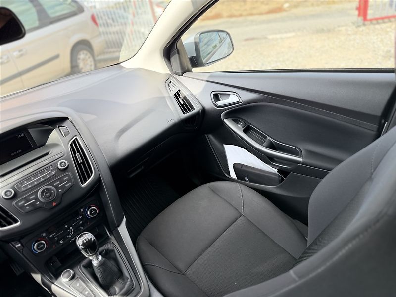 Ford Focus 1,5 TDCi - fotka 20 z 25