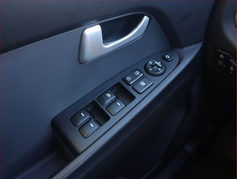 Kia Sportage (2015) 2.0 CRDi, 4X4, Automat - fotka 17 z 19