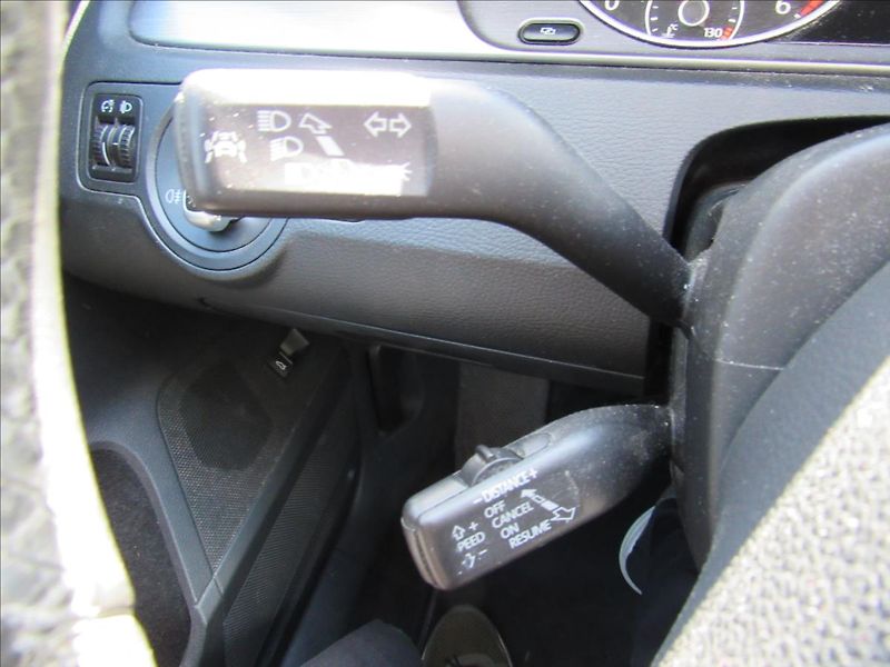Volkswagen Passat 2,0 TDI 125kW DSG - fotka 23 z 37