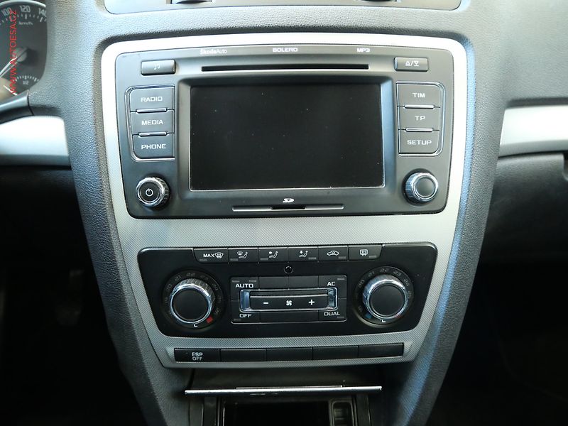Škoda Octavia (2009) 1.9tdi, Elegance - fotka 13 z 20