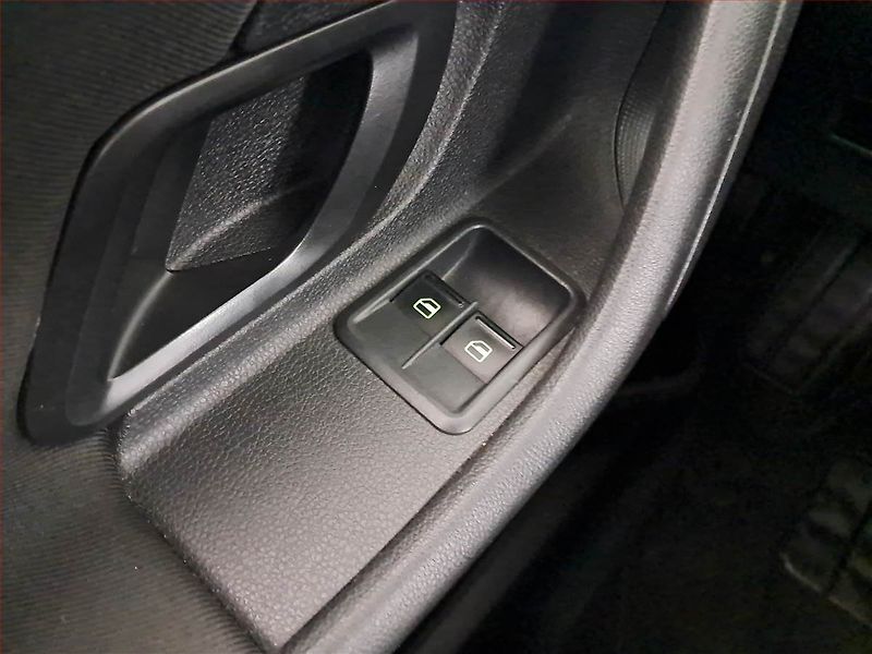 Škoda Fabia (2012) 1.2 12V, Park. senzory - fotka 15 z 15