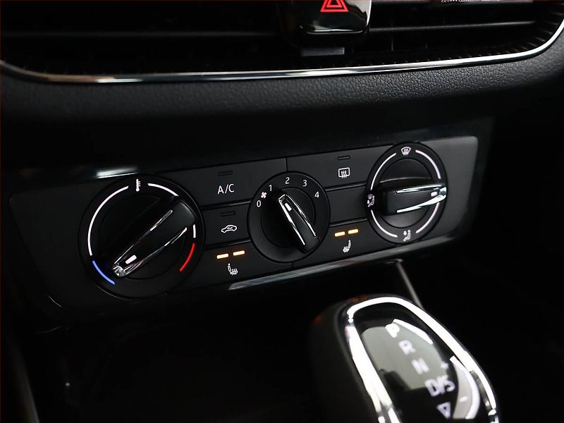 Škoda Fabia (2022) 1.0 TSI, Automat, Serv.kniha - fotka 16 z 19
