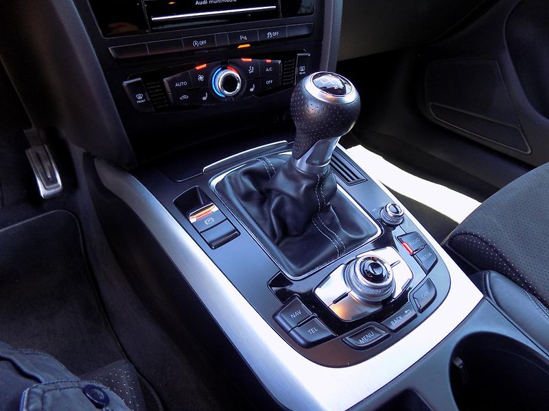 Audi A5 2,0 TDI S-LINE, ALCANTARA, TOP - fotka 34 z 50