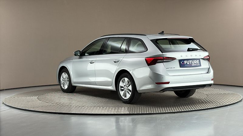 Škoda Octavia 2.0 TDI Ambition Combi - fotka 2 z 23