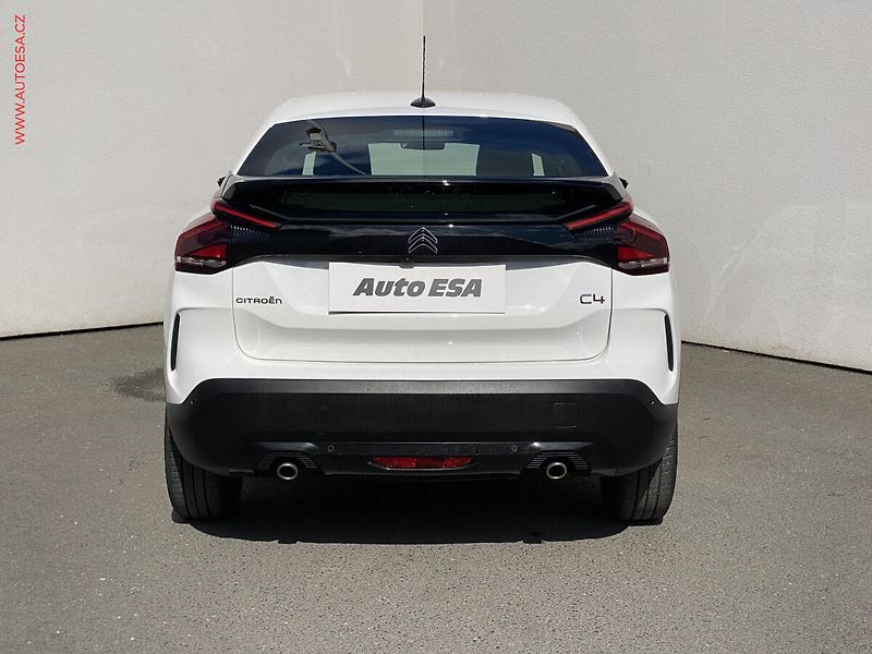 Citroën C4 (2023) 1.2 PT, 1.maj,ČR, Feel, navi - fotka 5 z 16