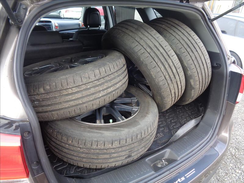 Kia Sorento 2,2 - fotka 17 z 19