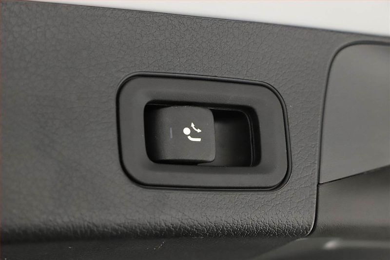 Mercedes-Benz GLB (2021) 200 d 4MATIC - fotka 14 z 21