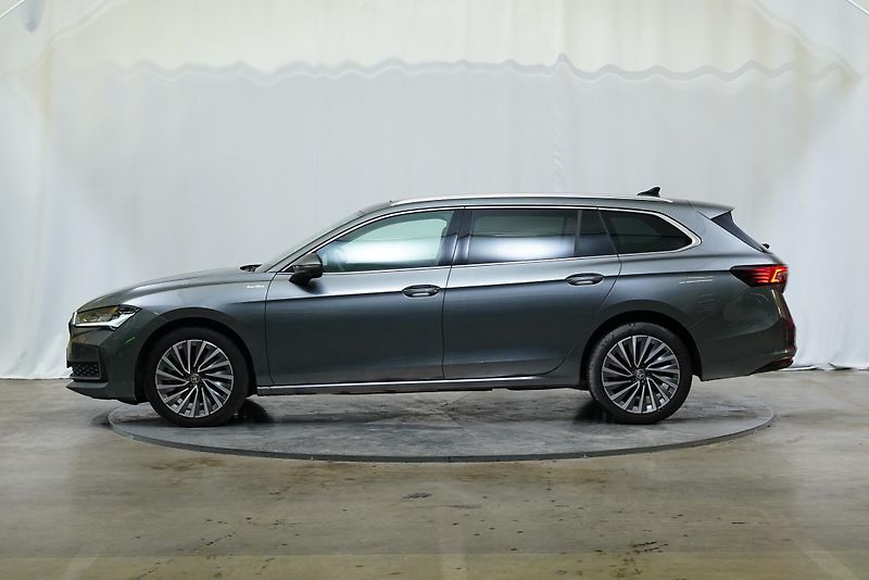 Škoda Superb - fotka 3 z 28