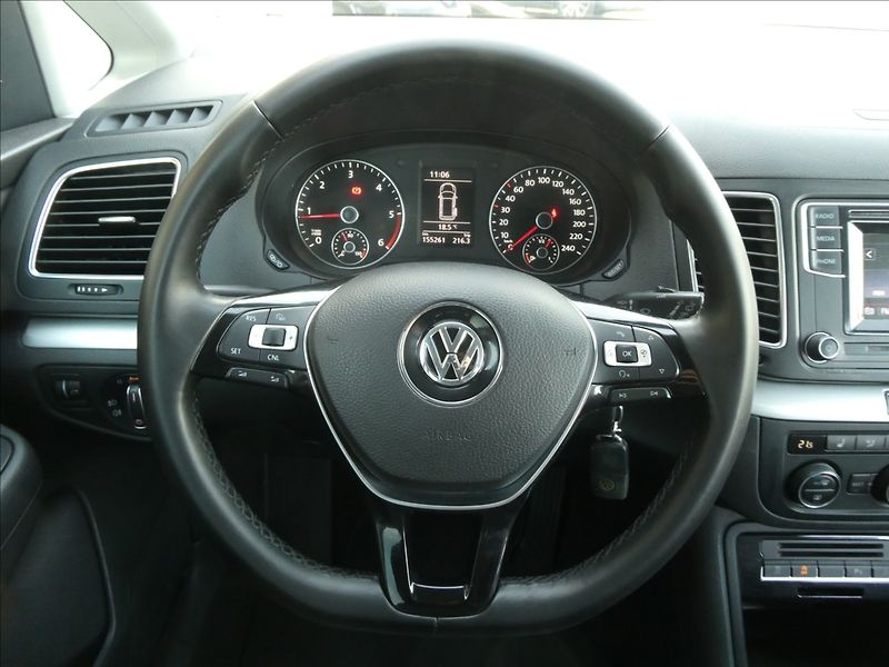 Volkswagen Sharan 2,0 TDi 110kW 7.míst, serviska - fotka 31 z 44