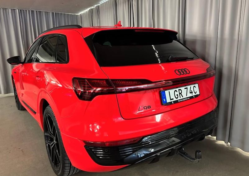 Audi Q8 e-tron 55 Q 360k Matrix Panorama Taž. - fotka 5 z 23