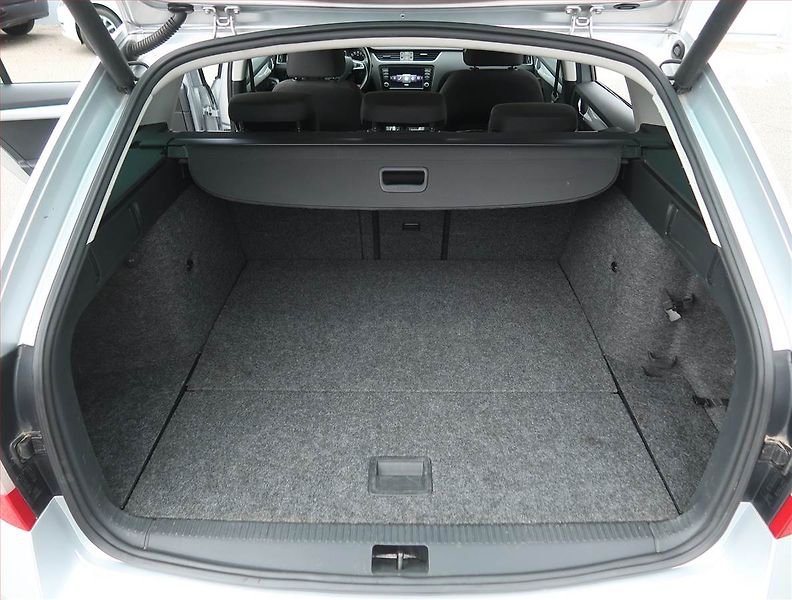 Škoda Octavia (2014) Ambition 2.0 TDI, Serv.kniha - fotka 14 z 19