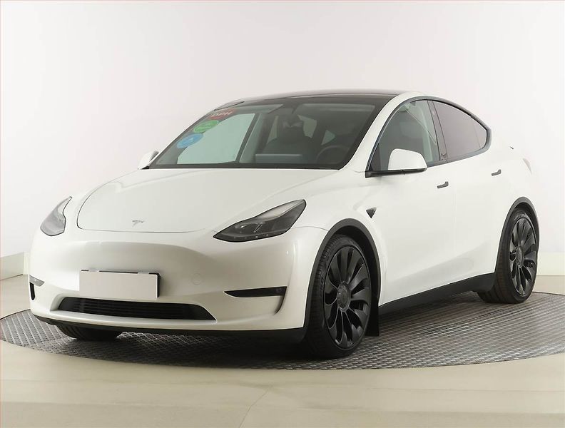 Tesla Model Y (2023) Performance 79kWh, SoH 93% - fotka 2 z 33