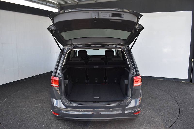 Volkswagen Touran (2023) 1.5TSI 110kW,LED,Manuál - fotka 10 z 22