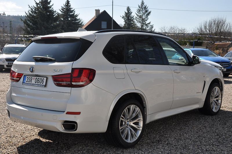 BMW X5 xDrive 40d 230kW M-Paket - fotka 3 z 33