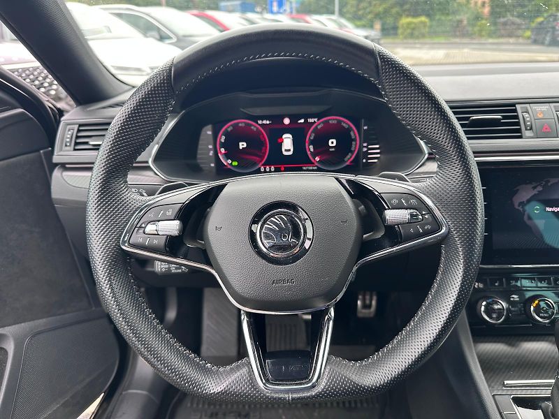 Škoda Superb COMBI 2,0 TDI 4x4 SPORTLINE - fotka 11 z 18