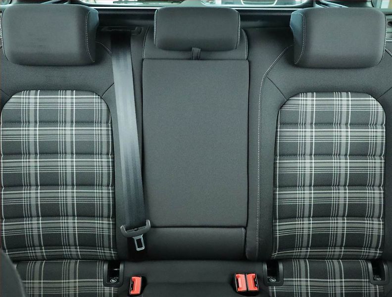 Volkswagen Golf (2017) 2.0 TDI GTD, Automat - fotka 10 z 25