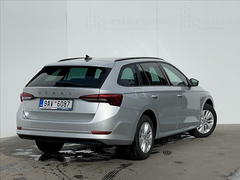 Škoda Octavia 2,0 TDI Combi Ambition Plus - fotka 3 z 24