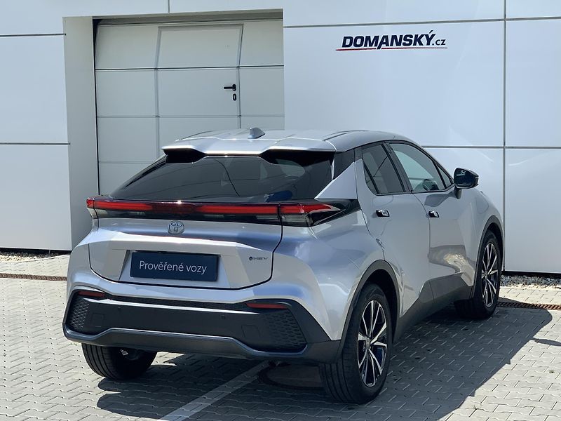 Toyota C-HR STYLE 1,8 HYBRID 90kW - fotka 11 z 32