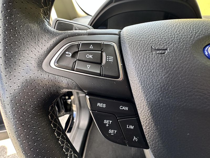 Ford EcoSport (2019) 1.0/92kW*ST-Line*Xenon*Automat - fotka 9 z 34